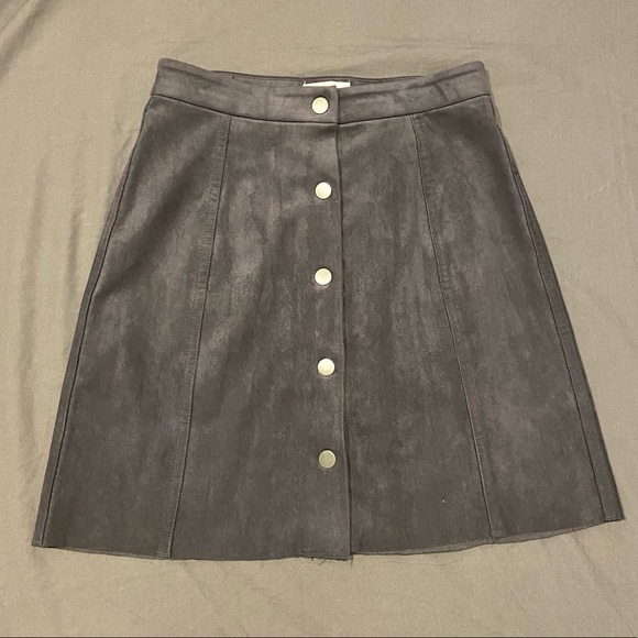 Aritzia Centinela Faux-Suede Skirt in Dark Grey - Picture 2 of 5